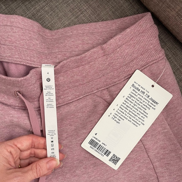 BNWT Lululemon Scuba HR 7/8 Jogger size 4 - Picture 4 of 6